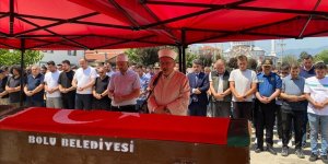 BURSA'DAKİ ORMAN YANGININI SÖNDÜRME ÇALIŞMALARI SIRASINDA KAZADA HAYATINI KAYBEDEN GÖNÜLLÜ BOLU'DA DEFNEDİLDİ