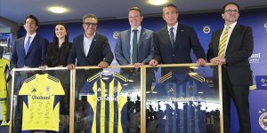 Fenerbahçe, stat isim ve forma sponsorluğu için Chobani ile sözleşme imzaladı