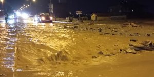 KONYA'DA ETKİLİ OLAN SAĞANAK SELE DÖNÜŞTÜ