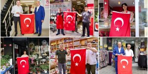 ÜMRANİYE'DE 40 BİN TÜRK BAYRAĞI DAĞITILIYOR
