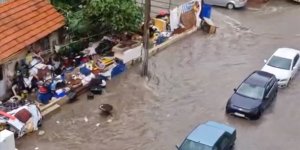 DENİZLİ'DE SAĞANAK NEDENİYLE BAZI EVLERİ VE ALT GEÇİTLERİ SU BASTI