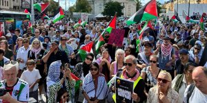 İSRAİL'İN GAZZE'YE YÖNELİK SALDIRILARI İSVEÇ'TE PROTESTO EDİLDİ