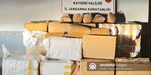 KAYSERİ'DE YOLCU OTOBÜSÜNDE 750 KİLOGRAM KAÇAK TÜTÜN ELE GEÇİRİLDİ