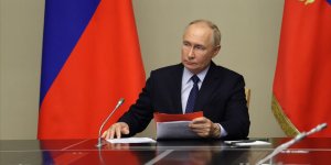 Putin, Güvenlik Konseyi'ni "bölgesel güvenlik" gündemiyle topladı