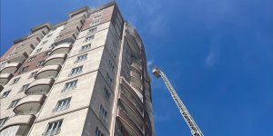 KAYSERİ'DE 14 KATLI APARTMANDA ÇIKAN YANGIN SÖNDÜRÜLDÜ