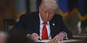 TRUMP, ÇİN'E YÖNELİK YÜKSEK TARİFELERİ 90 GÜN DAHA ASKIYA ALDI