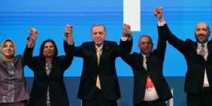 AK PARTİ'YE 9 BELEDİYE BAŞKANI KATILDI