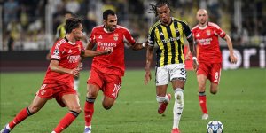 Fenerbahçe, UEFA Şampiyonlar Ligi play-off turu ilk maçında Benfica ile berabere kaldı
