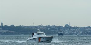İstanbul Boğazı'ndaki yarışmada kaybolan Rus yüzücüyü arama çalışmaları sürüyor