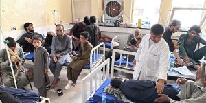 Afganistan'da 6 büyüklüğündeki depremde 800'den fazla kişi yaşamını yitirdi