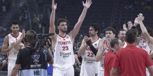 A MİLLİ ERKEK BASKETBOL TAKIMI'NIN 2025 AVRUPA ŞAMPİYONASI ÇEYREK FİNALİNDEKİ RAKİBİ POLONYA OLDU