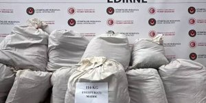 EDİRNE - Kapıkule'de bir tankere gizlenmiş 114 kilo esrar ele geçirildi