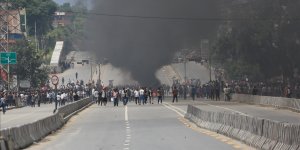 ŞİDDETLİ PROTESTOLARLA ÇALKALANAN NEPAL'DE ORDU SOKAĞA İNDİ