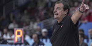 ERGİN ATAMAN'DAN YUNANİSTAN MAÇI İÇİN HAVA YOLU ŞİRKETLERİNE ÇAĞRI
