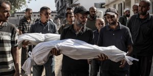 İsrail ordusunun Gazze'ye sabah saatlerinden bu yana düzenlediği saldırılarda 25 Filistinli yaşamını yitirdi