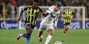Fenerbahçe, konuk ettiği Corendon Alanyaspor ile berabere kaldı