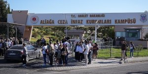 İzmir Büyükşehir Belediyesine yönelik yolsuzluk soruşturması kapsamında açılan "kooperatif" davası başladı