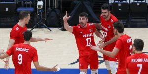 A MİLLİ ERKEK VOLEYBOL TAKIMI, HOLLANDA'YI 3-1 YENEREK TARİHİNDE İLK KEZ ÇEYREK FİNALE YÜKSELDİ
