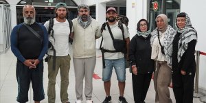 KÜRESEL SUMUD FİLOSU'NDA ARIZALANAN TEKNEDEKİ 7 AKTİVİST TCG GEDİZ FIRKATEYNİYLE TAHLİYE EDİLDİ