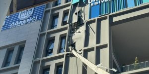 Şişli'de inşaat alanındaki vinç öğrenci yurduna devrildi