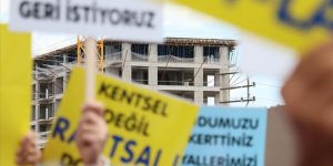 İzmir'deki kentsel dönüşüm hak sahiplerinden Büyükşehir Belediye Başkanı Tugay'a eleştiri