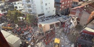 KOCAELİ'NDE ÇÖKEN BİNADAN 3 KARDEŞTEN BİRİ SAĞ ÇIKARILDI