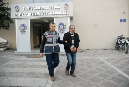 ‘0155’ numaralı telefonla doktoru 24 bin lira dolandıranlar tutuklandı