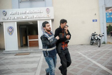 ‘0155’ numaralı telefonla doktoru 24 bin lira dolandıranlar tutuklandı