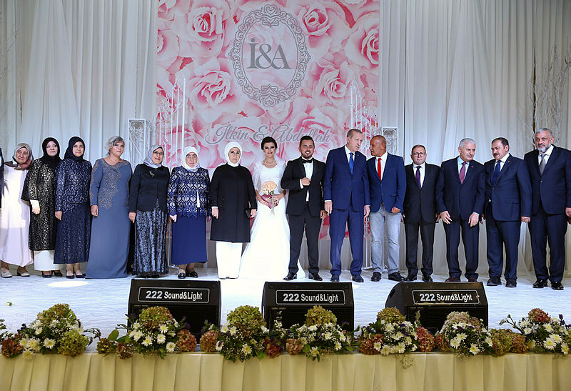 0x0-cumhurbaskani-erdogan-afyonkarahisarda-nikah-sahitligi-yapti-1507402631792.png