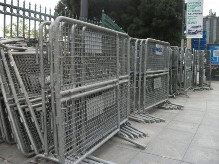 1 Mayıs Bariyerleri Taksim’de