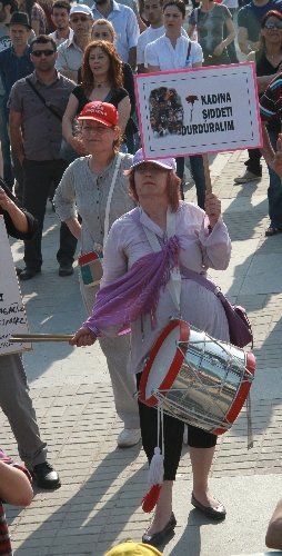 1 Mayıs törenine çöpçünün dansı damga vurdu