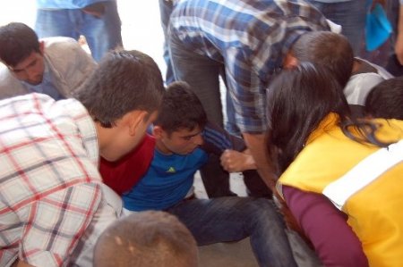 1 Mayıs’ı izleyen genç elektrik akımına kapıldı