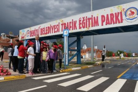 10 bin çocuk Trafik Eğitim Parkı’nda kuralları öğrendi