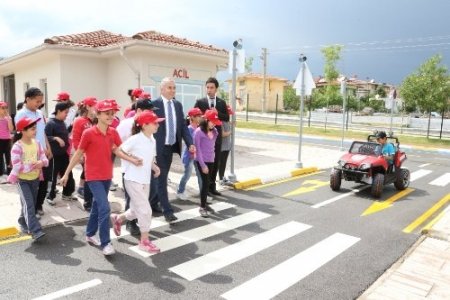 10 bin çocuk Trafik Eğitim Parkı’nda kuralları öğrendi