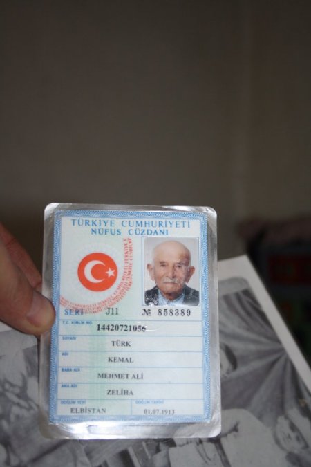 100 yaşında gelen emekliliğin tadını çıkarıyor