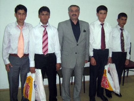 101 Hadisi Anlamlarıyla Birlikte Ezberledi