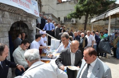 109 Yıllık Camide 25 Yıldır Kutlu Doğum Aşı Dağıtılıyor