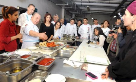 11 ülkeden 38 şef aşçı Gaziantep'te Türk yemeği yapmayı öğrenecek