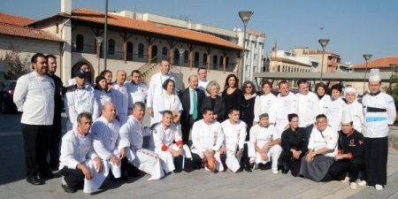 11 ülkeden 38 şef aşçı Gaziantep'te Türk yemeği yapmayı öğrenecek