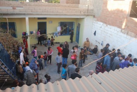 115 kişi bir evde yaşıyor