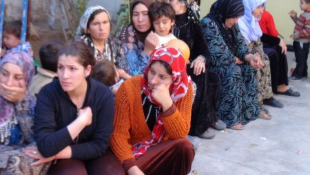 115 kişi bir evde yaşıyor