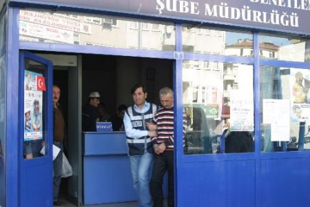 12 Bin Liralık Vurgun Yapmak İsterken Yakalandılar