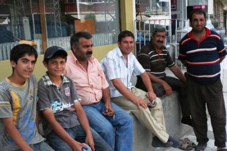 12 Eylül Mahallesi, Emek Mahallesi Oldu / Mahalleli 12 Eylül'den Şikâyet Edince Mahallenin Adı Emek Oldu