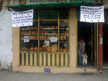 12 Yıllık Fırıncı Rekabet Edebilmek İçin Ekmeğin İçine Altın Koyuyor