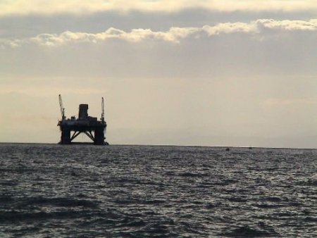 122 Metrelik Petrol Arama Platformu Sinop'a Ulaştı