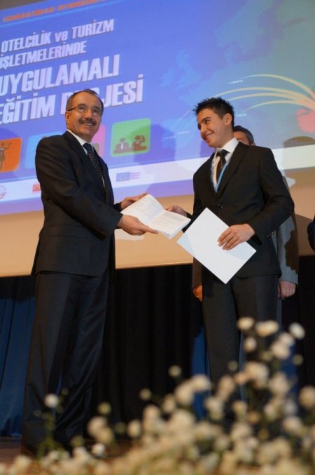 125 turizm meslek lisesi öğrencisi 4 Avrupa ülkesinde eğitim gördü