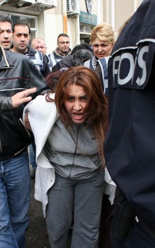 13 İlde Hırsızlık Yaptığı İddia Edilen 'kadın Yoğunluklu' Çete Çökertildi: 28 Gözaltı