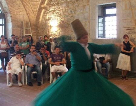 13 Yaşında Bir Semazen