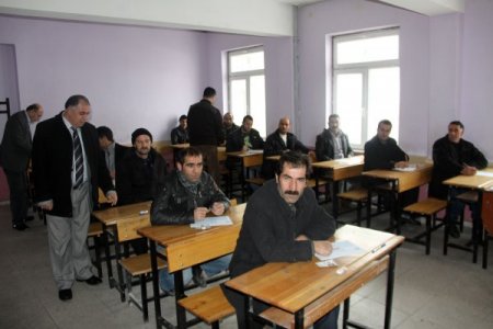 133 inşaat işçisi sınava tabi tutuldu