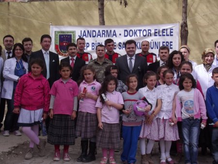 14 Mart Tıp Bayramı'nı sağlık taraması yaparak kutladılar